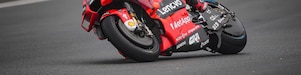 Piloto de Ducati compitiendo en MotoGP