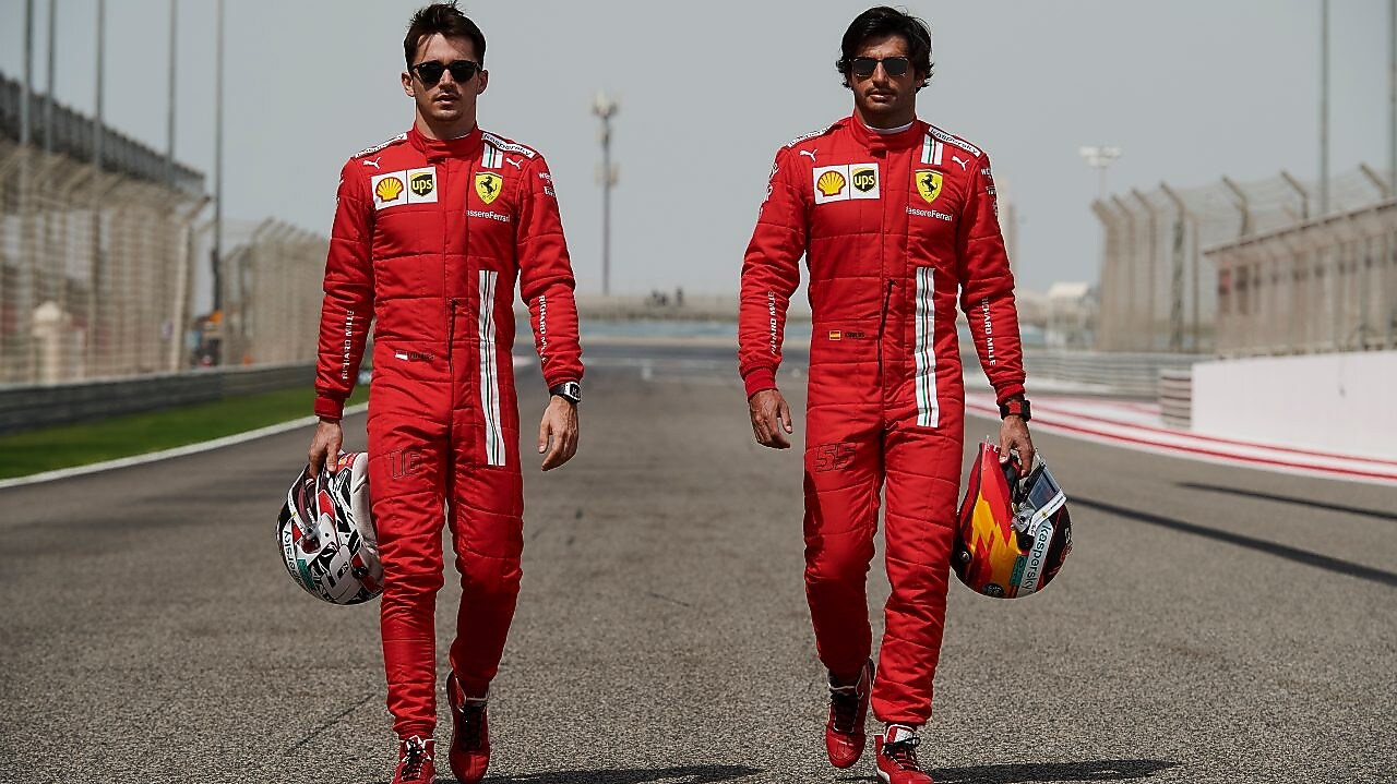 Sebastian Vettel y Kimi Raikkonen promocionando Shell V-Power