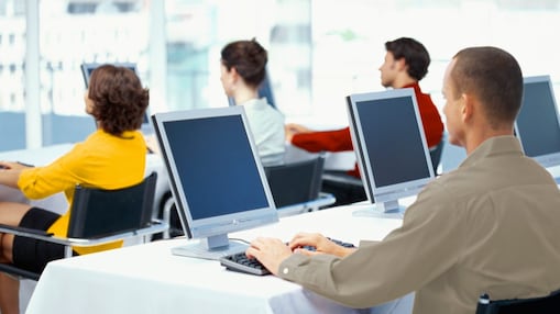 Datos de contacto de nuestros equipos de atención al cliente y nuestras oficinas en el Reino Unido.